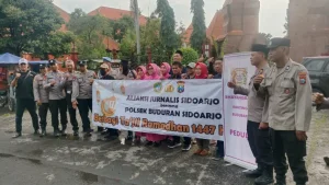 AJS Bersama Polsek Buduran Menebar Kebaikan Berbagi Takjil Bulan Ramadhan