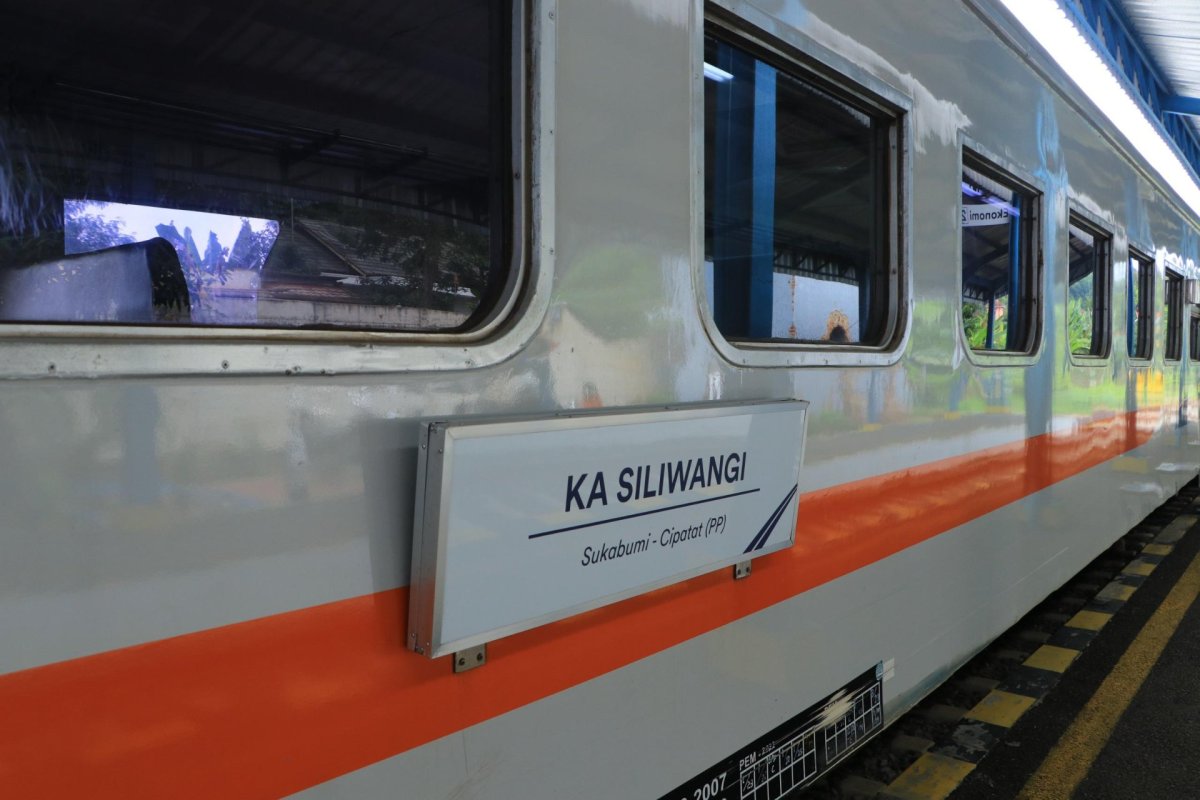 Dari Pedagang Sayur hingga Pekerja Pabrik: Potret Kehidupan di Balik Jendela KA Siliwangi