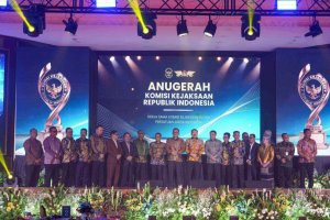 Menko Polkam Tegaskan Kejaksaan sebagai Tulang Punggung Penegakan Hukum: Jaksa Agung Raih Lifetime Achievement Award ke-76