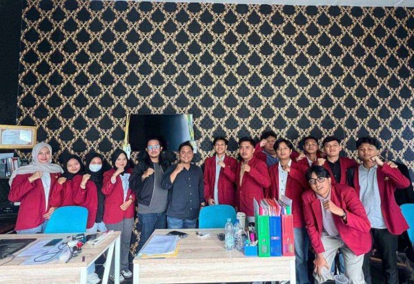 Dari Teori ke Praktik: 12 Mahasiswa FH UMM Gali Pengetahuan Hukum Acara Perdata di Maha Patih Law Office